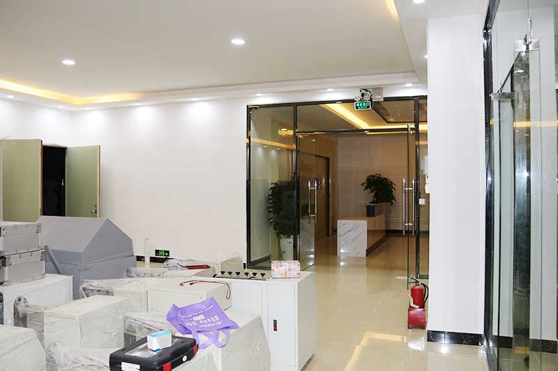 試驗(yàn)箱廠家展廳2