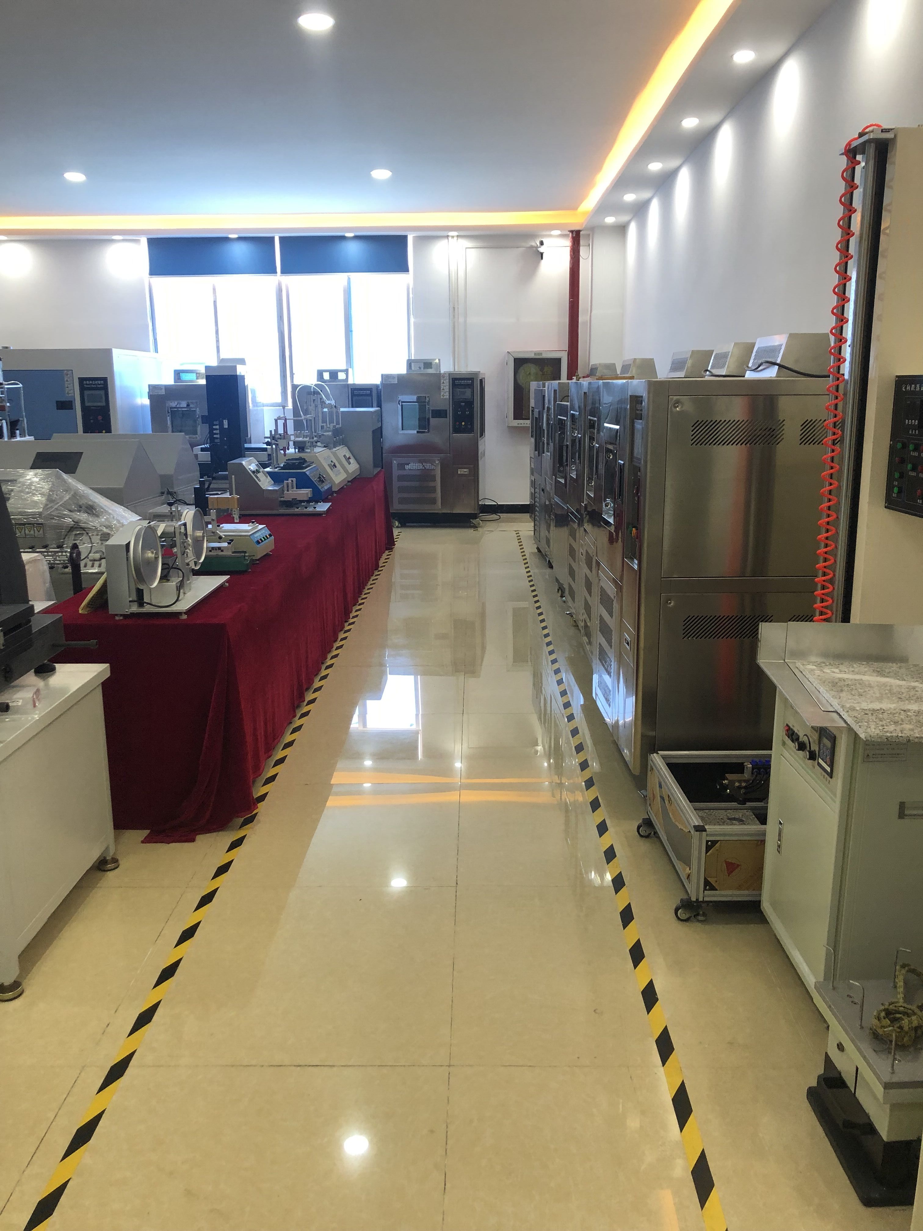 瑞泰爾試驗箱廠家展廳